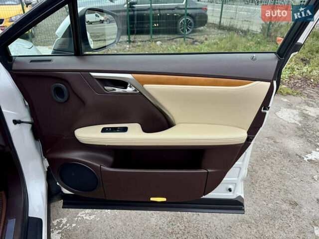 Белый Лексус РХ, объемом двигателя 3.5 л и пробегом 89 тыс. км за 39500 $, фото 52 на Automoto.ua