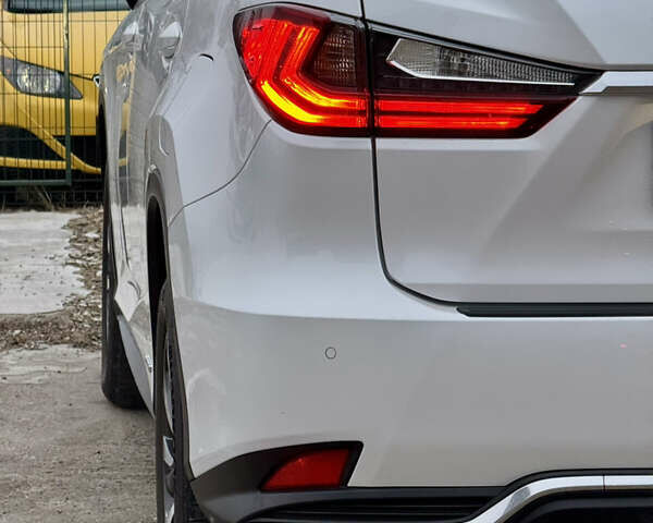 Белый Лексус РХ, объемом двигателя 3.5 л и пробегом 89 тыс. км за 39500 $, фото 89 на Automoto.ua