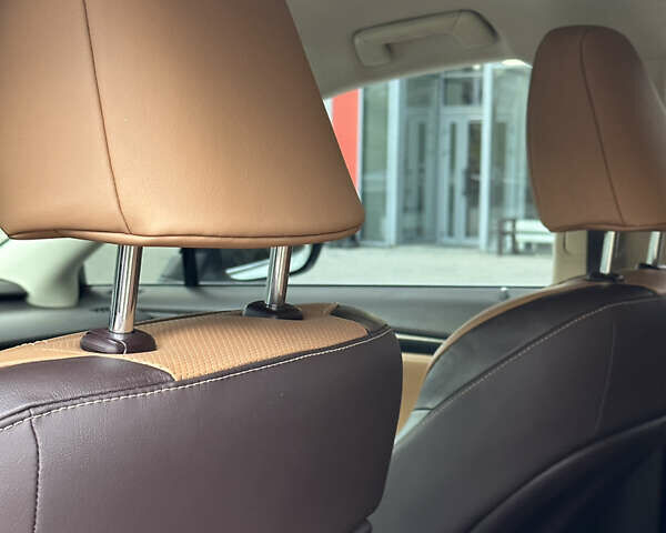 Белый Лексус РХ, объемом двигателя 2 л и пробегом 68 тыс. км за 41000 $, фото 23 на Automoto.ua