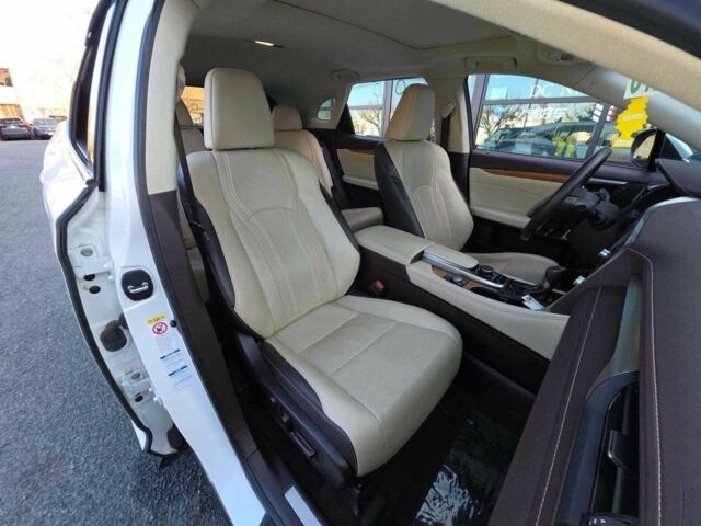 Белый Лексус РХ, объемом двигателя 0 л и пробегом 45 тыс. км за 28000 $, фото 3 на Automoto.ua