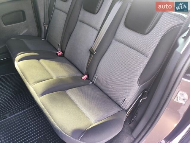 Білий Лексус РХ, об'ємом двигуна 2 л та пробігом 179 тис. км за 40500 $, фото 1 на Automoto.ua