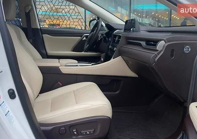 Білий Лексус РХ, об'ємом двигуна 2 л та пробігом 73 тис. км за 46042 $, фото 5 на Automoto.ua