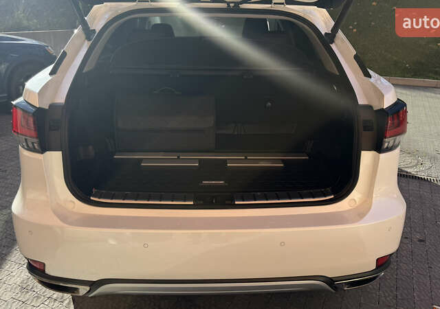 Белый Лексус РХ, объемом двигателя 2 л и пробегом 66 тыс. км за 47999 $, фото 9 на Automoto.ua