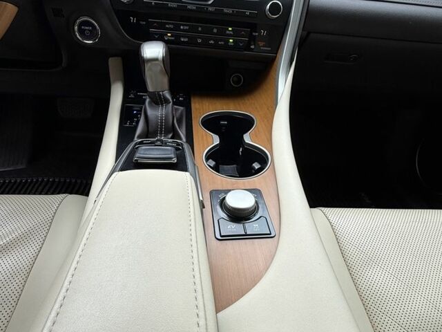 Лексус РХ 2019 у Софіївська Борщагівка на Automoto.ua Білий Лексус РХ, об'ємом двигуна 3.5 л та пробігом 77 тис. км за 44500 $, фото 17 на Automoto.ua