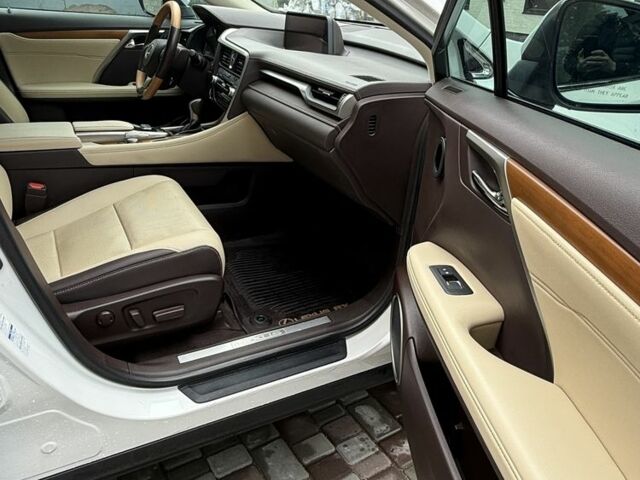 Лексус РХ 2019 у Софіївська Борщагівка на Automoto.ua Білий Лексус РХ, об'ємом двигуна 3.5 л та пробігом 77 тис. км за 44500 $, фото 15 на Automoto.ua