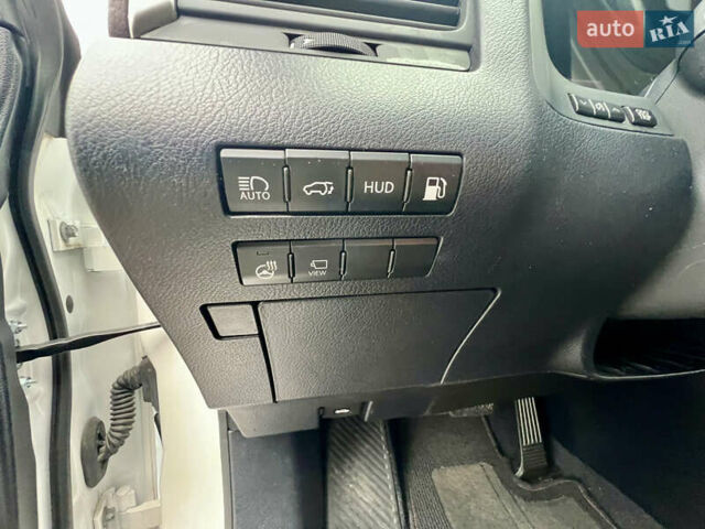 Білий Лексус РХ, об'ємом двигуна 3.46 л та пробігом 61 тис. км за 52000 $, фото 69 на Automoto.ua