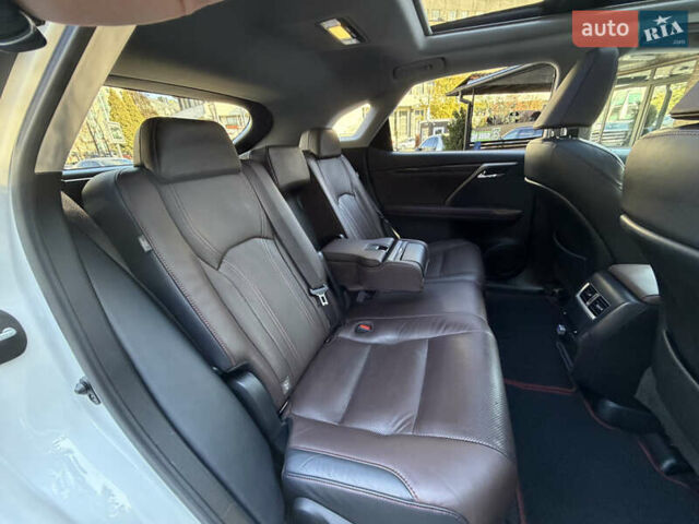 Белый Лексус РХ, объемом двигателя 2 л и пробегом 157 тыс. км за 33000 $, фото 41 на Automoto.ua