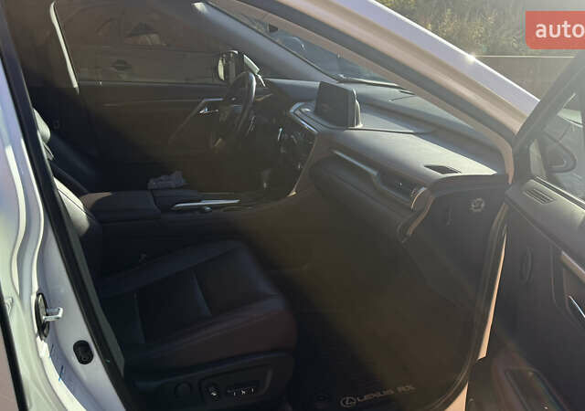 Белый Лексус РХ, объемом двигателя 2 л и пробегом 66 тыс. км за 47999 $, фото 6 на Automoto.ua