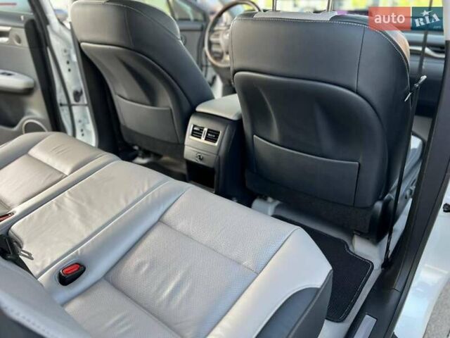 Білий Лексус РХ, об'ємом двигуна 3.46 л та пробігом 74 тис. км за 41000 $, фото 9 на Automoto.ua