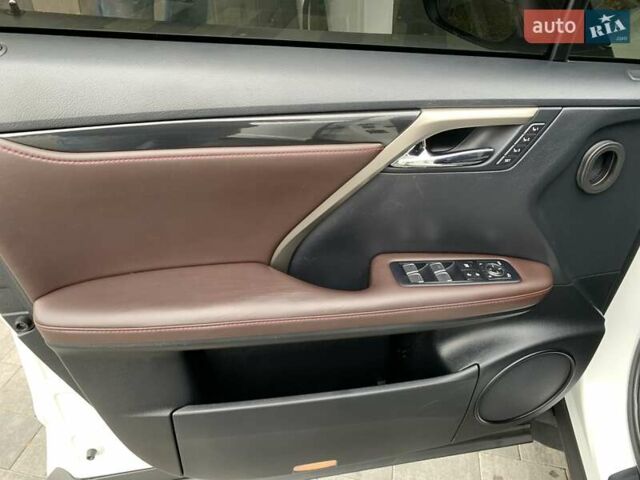 Лексус РХ 2019 у Дніпро (Дніпропетровську) на Automoto.ua Білий Лексус РХ, об'ємом двигуна 3.46 л та пробігом 122 тис. км за 38999 $, фото 32 на Automoto.ua