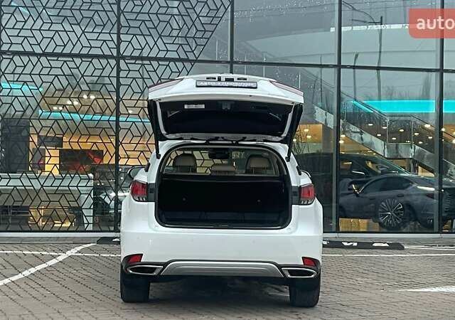 Білий Лексус РХ, об'ємом двигуна 2 л та пробігом 73 тис. км за 46042 $, фото 9 на Automoto.ua