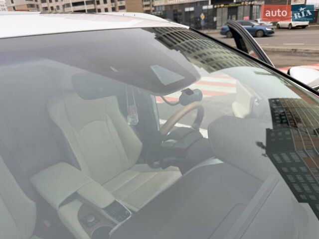 Белый Лексус РХ, объемом двигателя 3.46 л и пробегом 70 тыс. км за 36000 $, фото 22 на Automoto.ua
