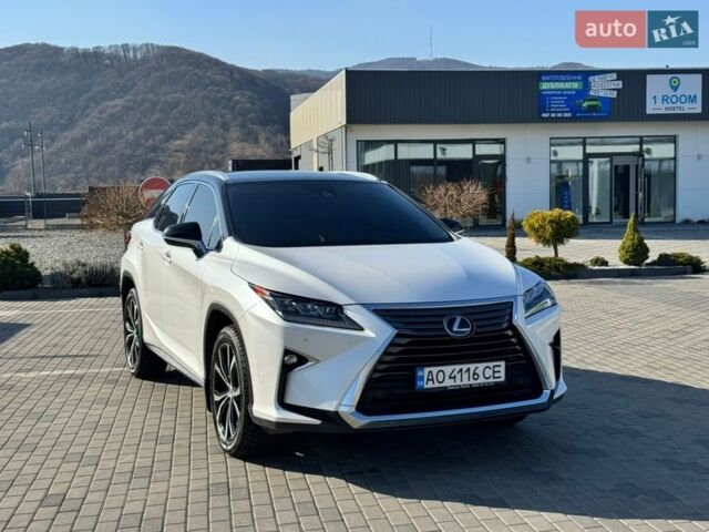 Белый Лексус РХ, объемом двигателя 2 л и пробегом 50 тыс. км за 40000 $, фото 1 на Automoto.ua