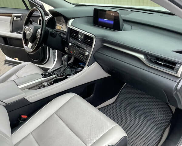 Білий Лексус РХ, об'ємом двигуна 3.46 л та пробігом 68 тис. км за 32500 $, фото 11 на Automoto.ua