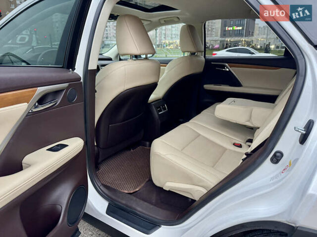 Белый Лексус РХ, объемом двигателя 3.5 л и пробегом 89 тыс. км за 39500 $, фото 10 на Automoto.ua