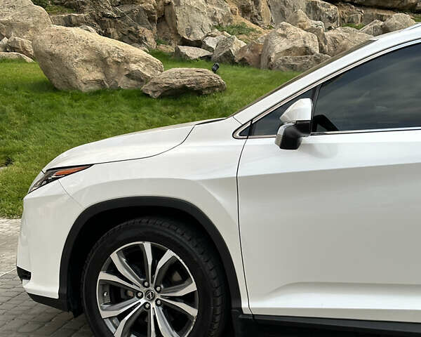 Белый Лексус РХ, объемом двигателя 2 л и пробегом 68 тыс. км за 39500 $, фото 11 на Automoto.ua