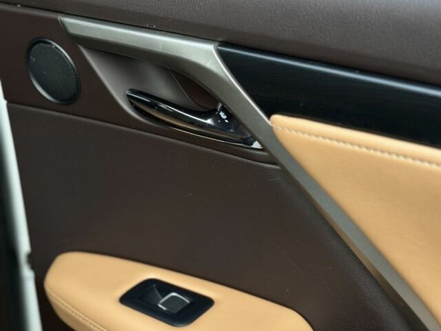 Лексус РХ 2019 в Днепре (Днепропетровске) на Automoto.ua Белый Лексус РХ, объемом двигателя 2 л и пробегом 68 тыс. км за 39500 $, фото 6 на Automoto.ua