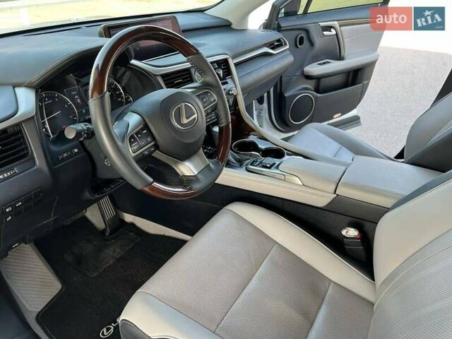 Білий Лексус РХ, об'ємом двигуна 3.46 л та пробігом 74 тис. км за 41000 $, фото 7 на Automoto.ua