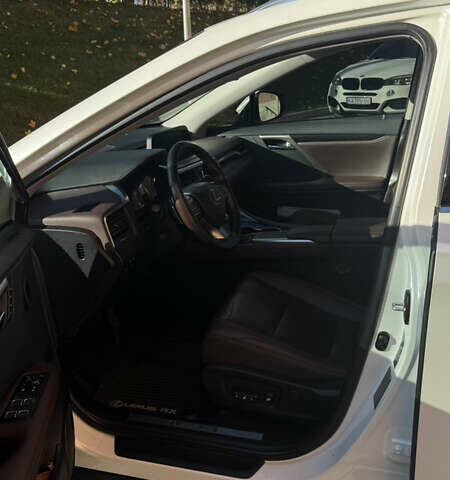 Белый Лексус РХ, объемом двигателя 2 л и пробегом 66 тыс. км за 47999 $, фото 5 на Automoto.ua