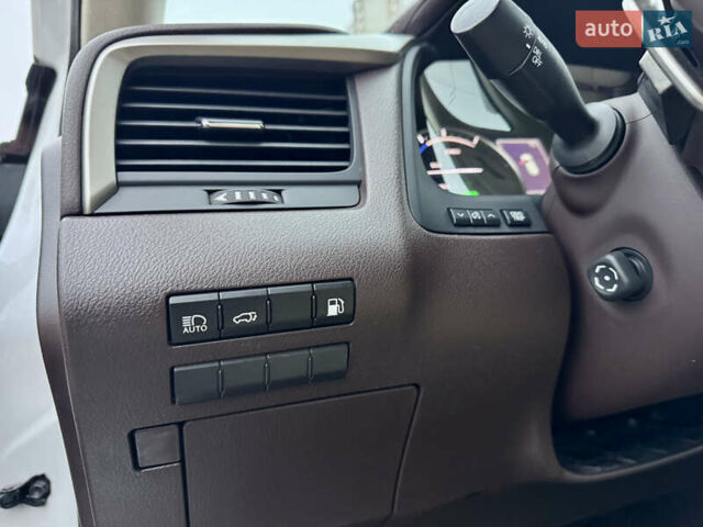 Белый Лексус РХ, объемом двигателя 3.5 л и пробегом 89 тыс. км за 39500 $, фото 39 на Automoto.ua