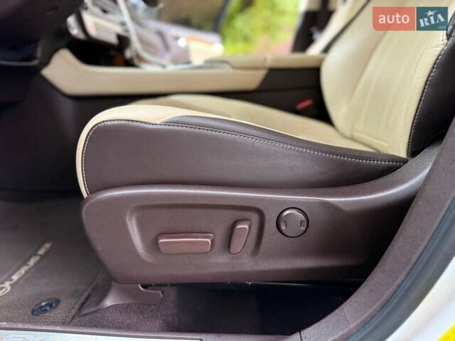 Білий Лексус РХ, об'ємом двигуна 3.46 л та пробігом 87 тис. км за 37000 $, фото 16 на Automoto.ua