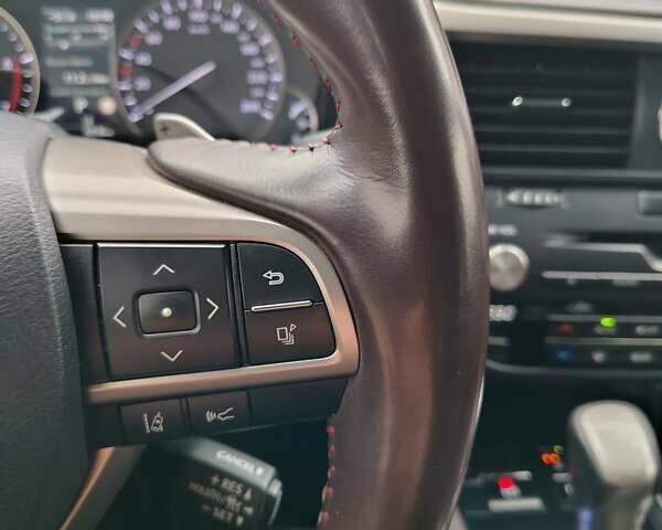 Белый Лексус РХ, объемом двигателя 2 л и пробегом 85 тыс. км за 43200 $, фото 22 на Automoto.ua