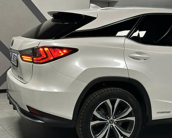 Белый Лексус РХ, объемом двигателя 3.5 л и пробегом 88 тыс. км за 43000 $, фото 9 на Automoto.ua