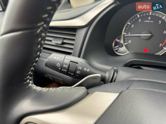 Белый Лексус РХ, объемом двигателя 2 л и пробегом 46 тыс. км за 46000 $, фото 23 на Automoto.ua