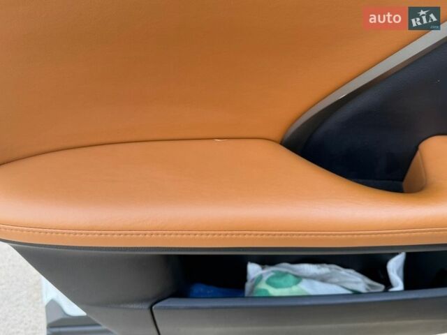 Белый Лексус РХ, объемом двигателя 2 л и пробегом 71 тыс. км за 40900 $, фото 33 на Automoto.ua