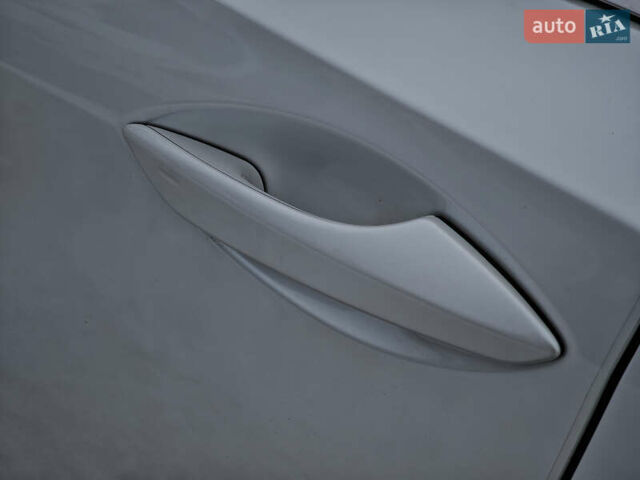 Белый Лексус РХ, объемом двигателя 3.5 л и пробегом 58 тыс. км за 49890 $, фото 17 на Automoto.ua