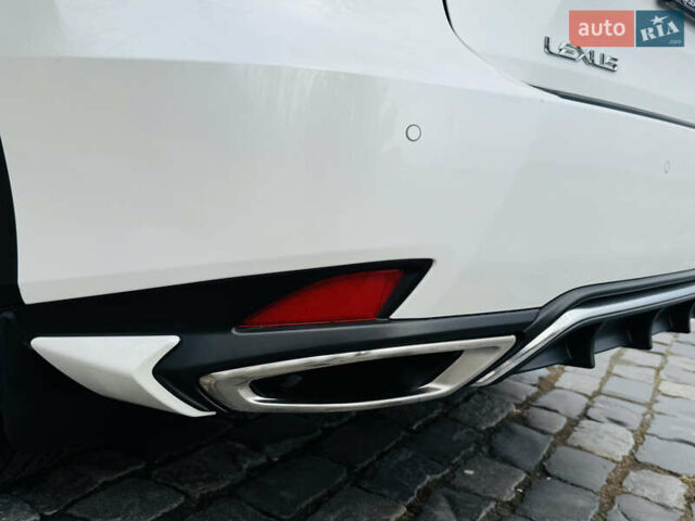 Белый Лексус РХ, объемом двигателя 3.46 л и пробегом 135 тыс. км за 44444 $, фото 115 на Automoto.ua