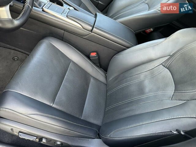 Білий Лексус РХ, об'ємом двигуна 3.46 л та пробігом 150 тис. км за 37500 $, фото 18 на Automoto.ua