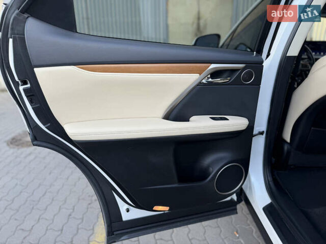 Белый Лексус РХ, объемом двигателя 3.5 л и пробегом 92 тыс. км за 37500 $, фото 58 на Automoto.ua