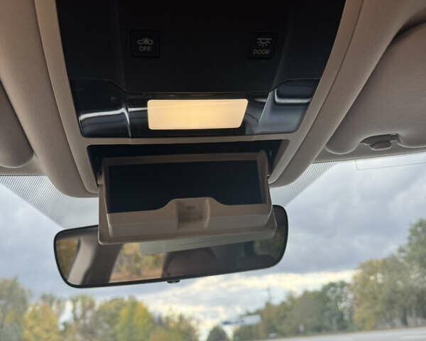 Белый Лексус РХ, объемом двигателя 2 л и пробегом 69 тыс. км за 46800 $, фото 24 на Automoto.ua