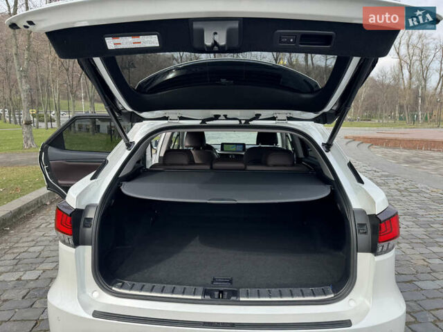 Белый Лексус РХ, объемом двигателя 3.46 л и пробегом 135 тыс. км за 44444 $, фото 36 на Automoto.ua