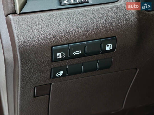 Белый Лексус РХ, объемом двигателя 3.5 л и пробегом 58 тыс. км за 49890 $, фото 26 на Automoto.ua