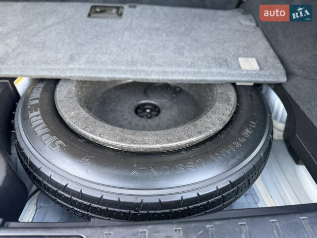 Белый Лексус РХ, объемом двигателя 3.5 л и пробегом 92 тыс. км за 37500 $, фото 68 на Automoto.ua