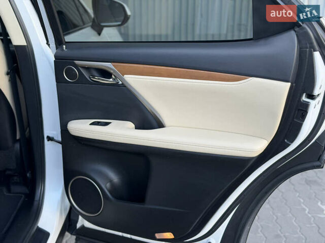 Белый Лексус РХ, объемом двигателя 3.5 л и пробегом 92 тыс. км за 37500 $, фото 71 на Automoto.ua