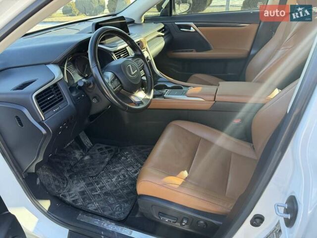 Белый Лексус РХ, объемом двигателя 2 л и пробегом 70 тыс. км за 41500 $, фото 7 на Automoto.ua
