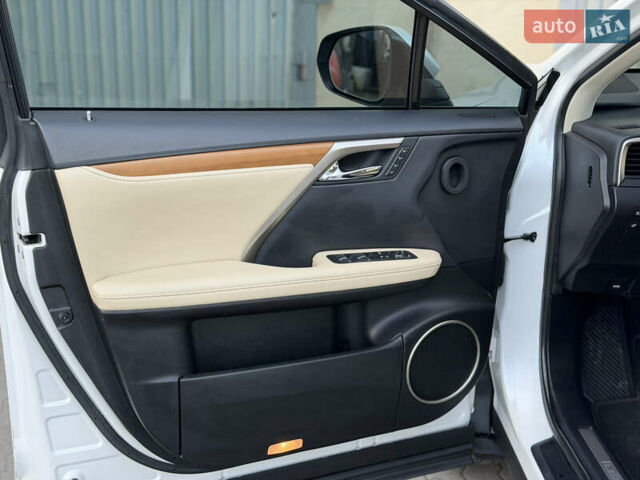 Белый Лексус РХ, объемом двигателя 3.5 л и пробегом 92 тыс. км за 37500 $, фото 31 на Automoto.ua