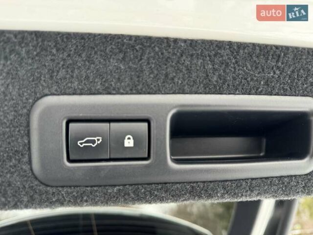 Білий Лексус РХ, об'ємом двигуна 2 л та пробігом 73 тис. км за 43700 $, фото 21 на Automoto.ua