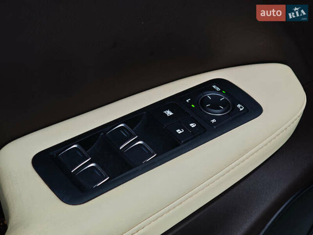 Белый Лексус РХ, объемом двигателя 3.5 л и пробегом 58 тыс. км за 49890 $, фото 23 на Automoto.ua