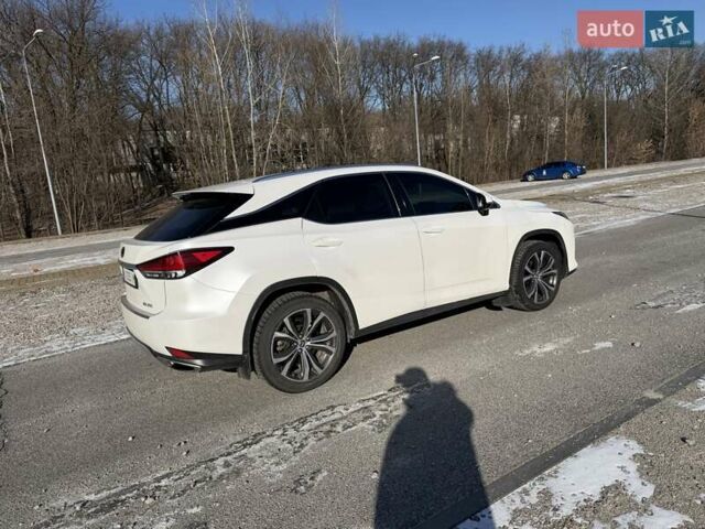 Белый Лексус РХ, объемом двигателя 2 л и пробегом 70 тыс. км за 41500 $, фото 4 на Automoto.ua