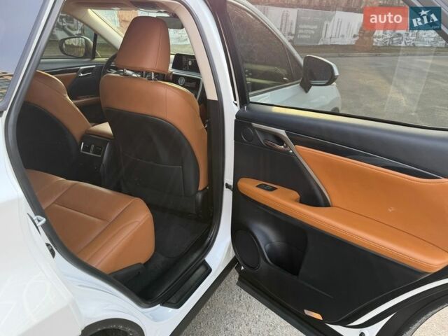 Белый Лексус РХ, объемом двигателя 2 л и пробегом 71 тыс. км за 40900 $, фото 21 на Automoto.ua