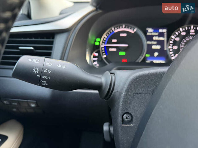 Белый Лексус РХ, объемом двигателя 3.5 л и пробегом 92 тыс. км за 37500 $, фото 47 на Automoto.ua