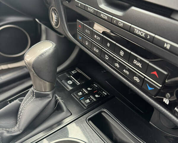 Лексус РХ 2020 у Києві на Automoto.ua Білий Лексус РХ, об'ємом двигуна 3.46 л та пробігом 150 тис. км за 39000 $, фото 7 на Automoto.ua