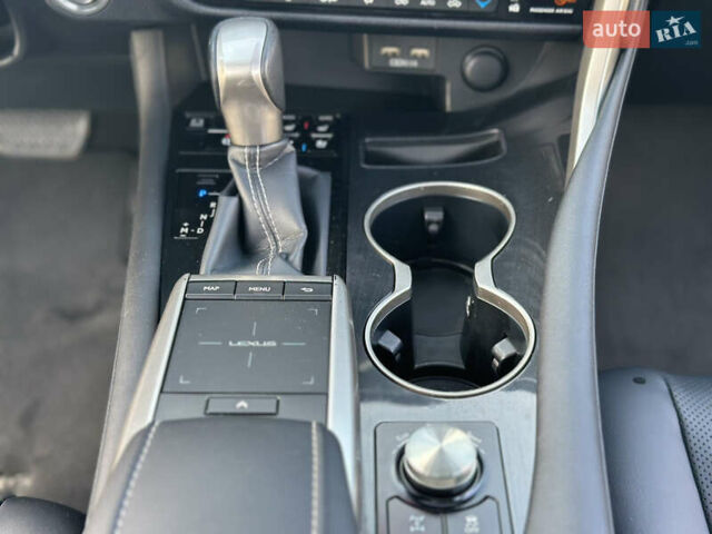 Білий Лексус РХ, об'ємом двигуна 3.46 л та пробігом 150 тис. км за 37500 $, фото 32 на Automoto.ua