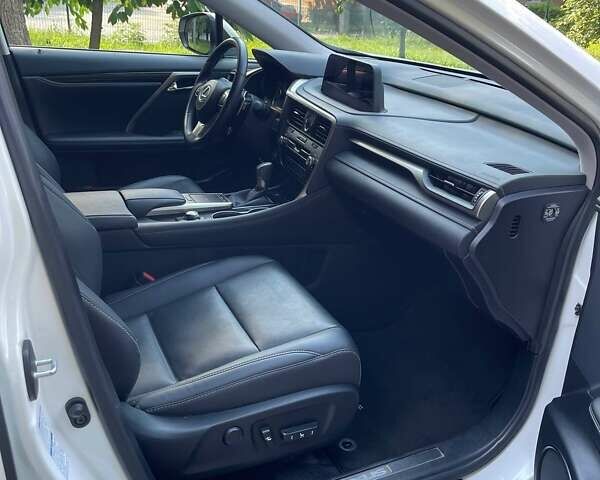 Лексус РХ 2020 в Киеве на Automoto.ua Белый Лексус РХ, объемом двигателя 2 л и пробегом 47 тыс. км за 45000 $, фото 12 на Automoto.ua