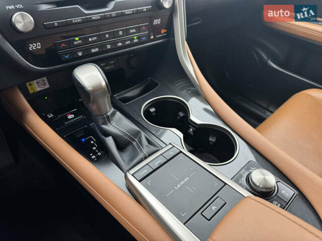 Белый Лексус РХ, объемом двигателя 2 л и пробегом 46 тыс. км за 46000 $, фото 24 на Automoto.ua