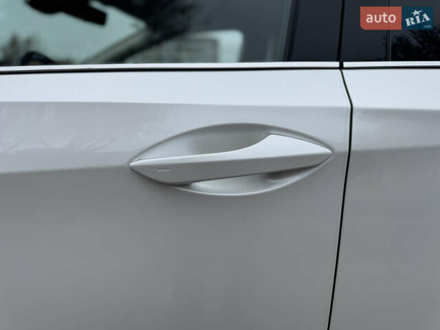 Белый Лексус РХ, объемом двигателя 2 л и пробегом 46 тыс. км за 46000 $, фото 15 на Automoto.ua
